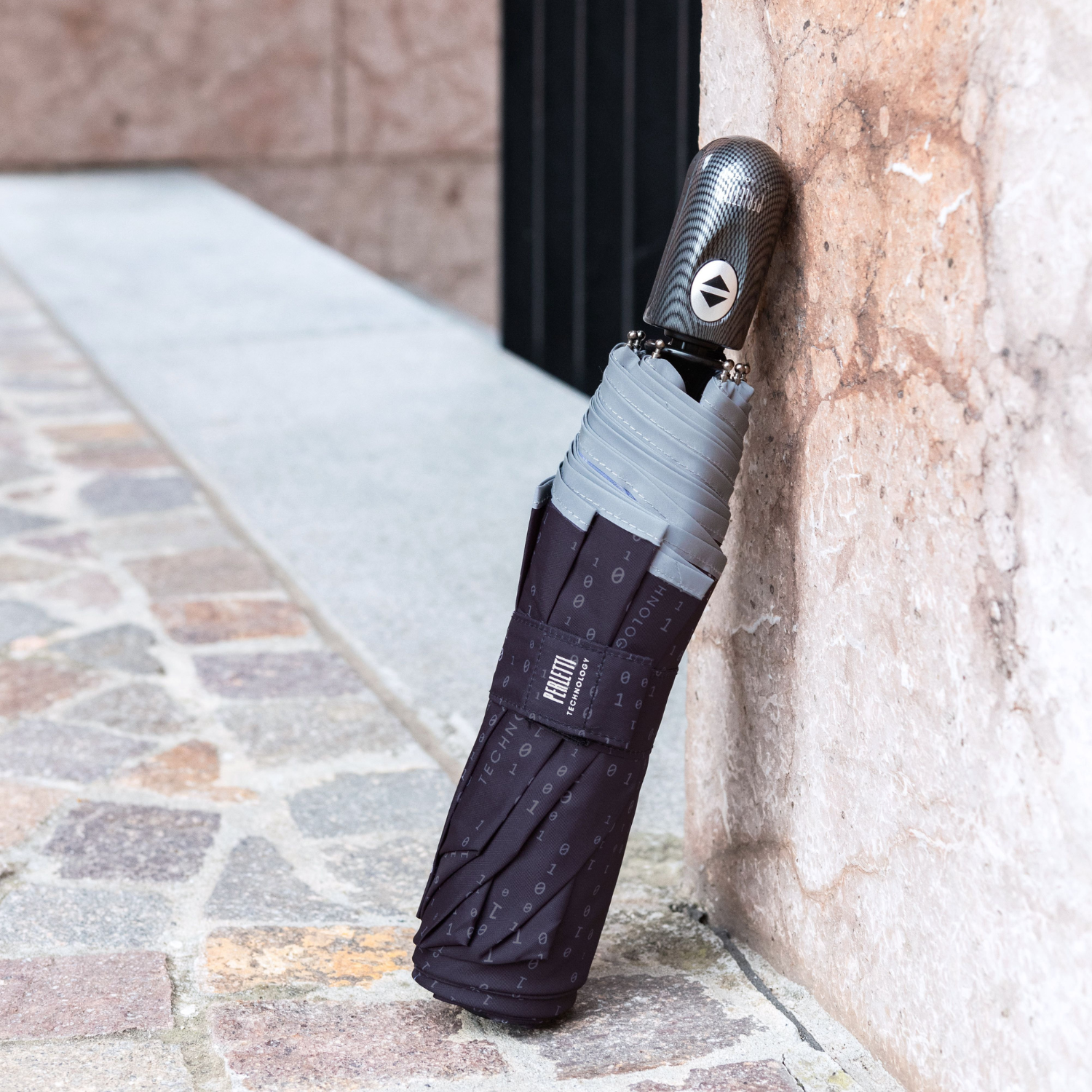 Ombrello Nero Bordo Catarifrangente Apri e Chiudi Automatico - Perletti