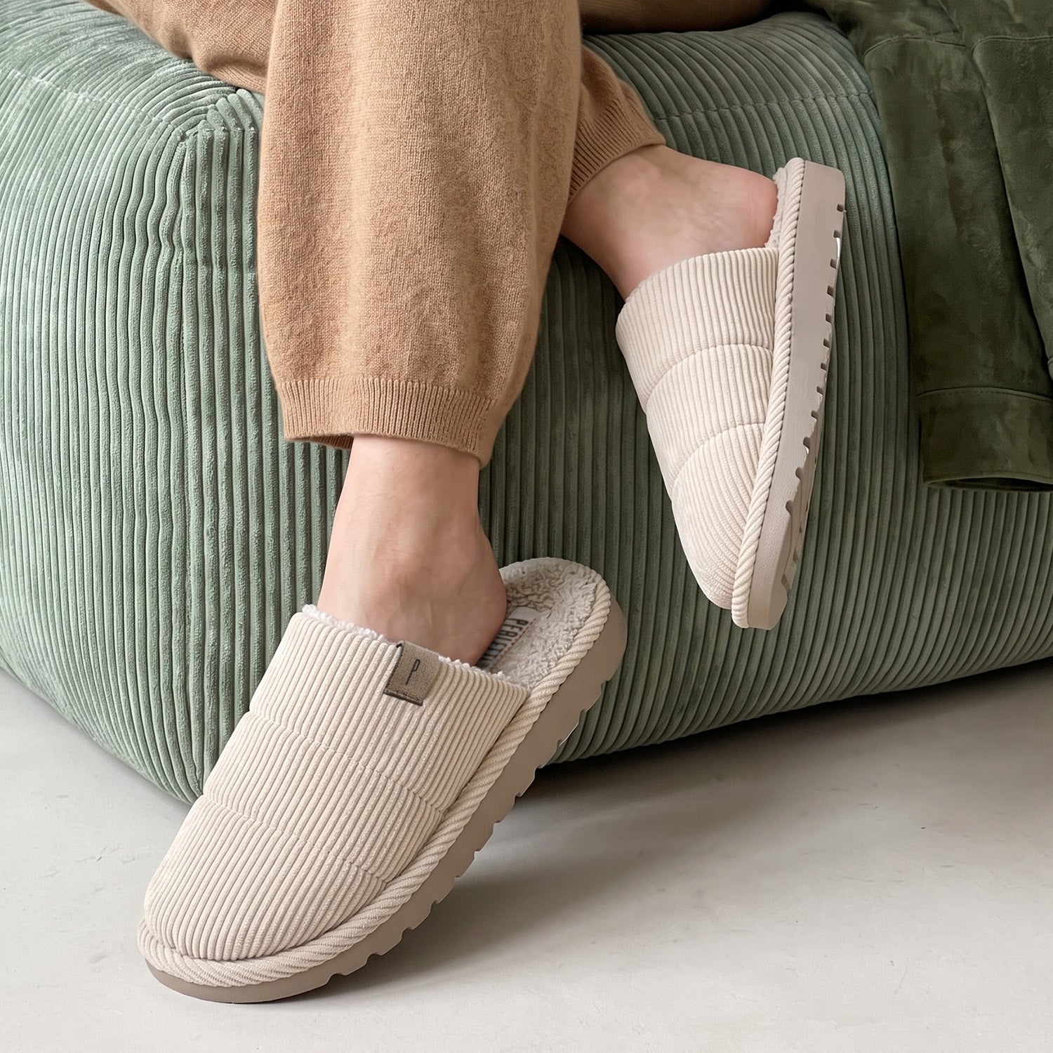 Pantofole Donna in Velluto con Suola Anti-Shock