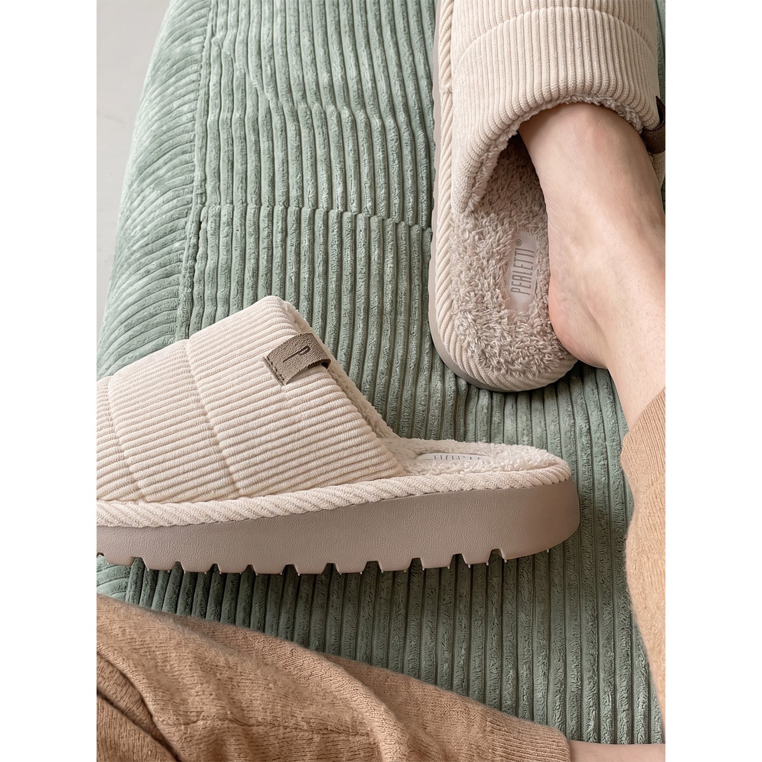 Pantofole Donna in Velluto con Suola Anti-Shock